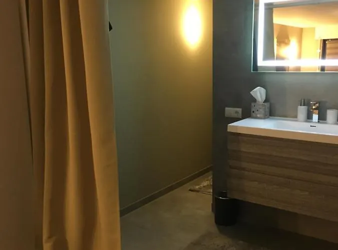 One - One Seven アパート *